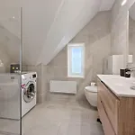 Unique And Spacious Close To Centre