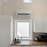 Unique And Spacious Close To Centre Daire *