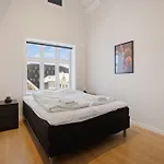 Unique And Spacious Close To Centre アパート