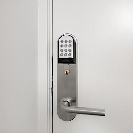 Unique And Spacious Close To Centre דירה